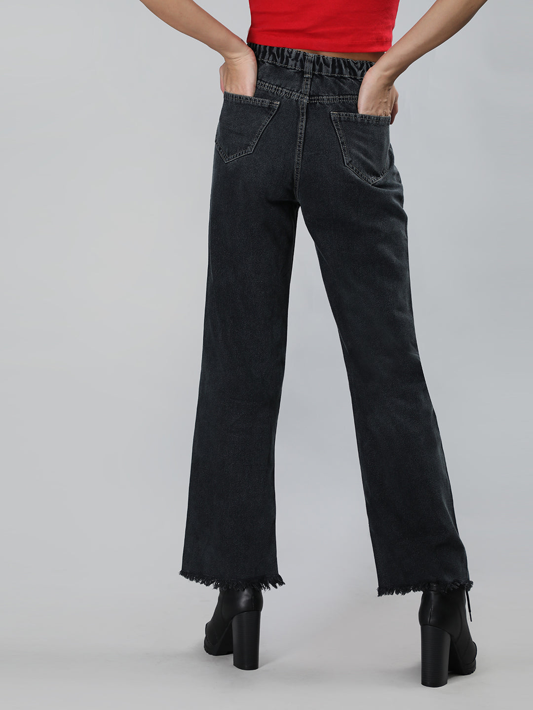 Honnete Casual Regular Straight Fit Black with 5 Pockets Slash Knee jeans for women.