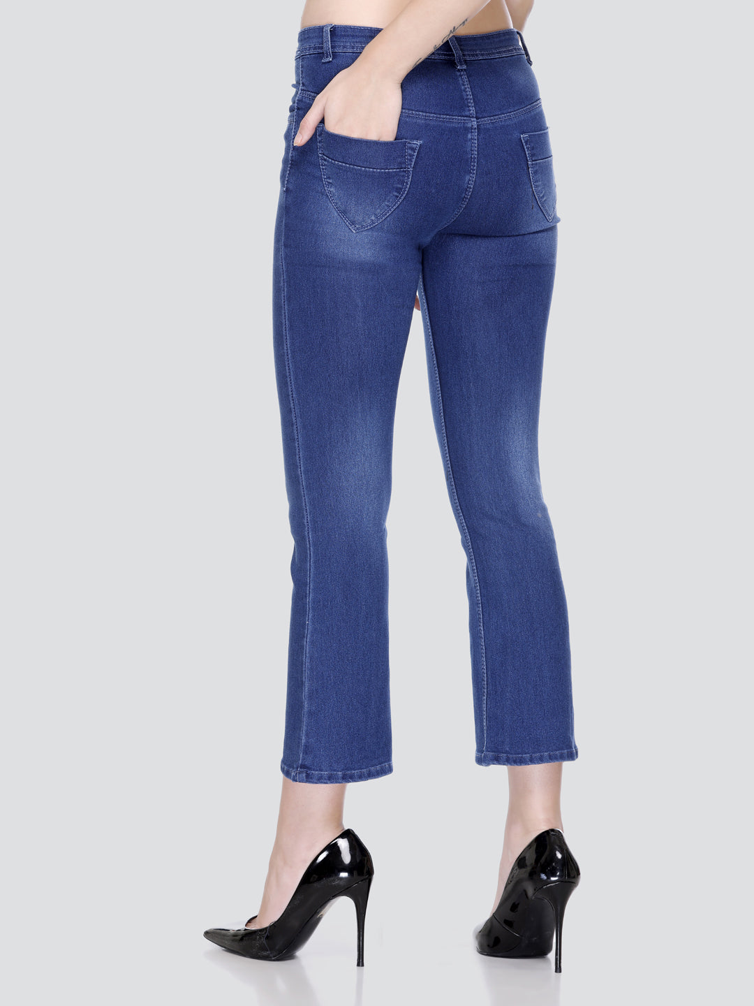 HONNETE Women Mid-Rise Lean Straight Fit Light Fade Stretchable Jeans