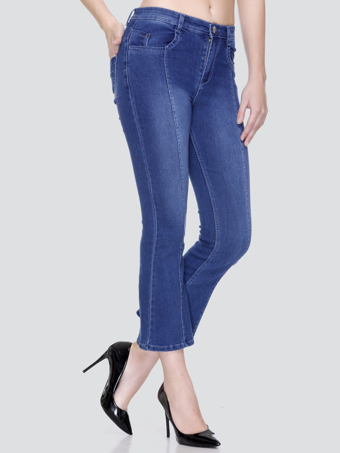 HONNETE Women Mid-Rise Lean Straight Fit Light Fade Stretchable Jeans