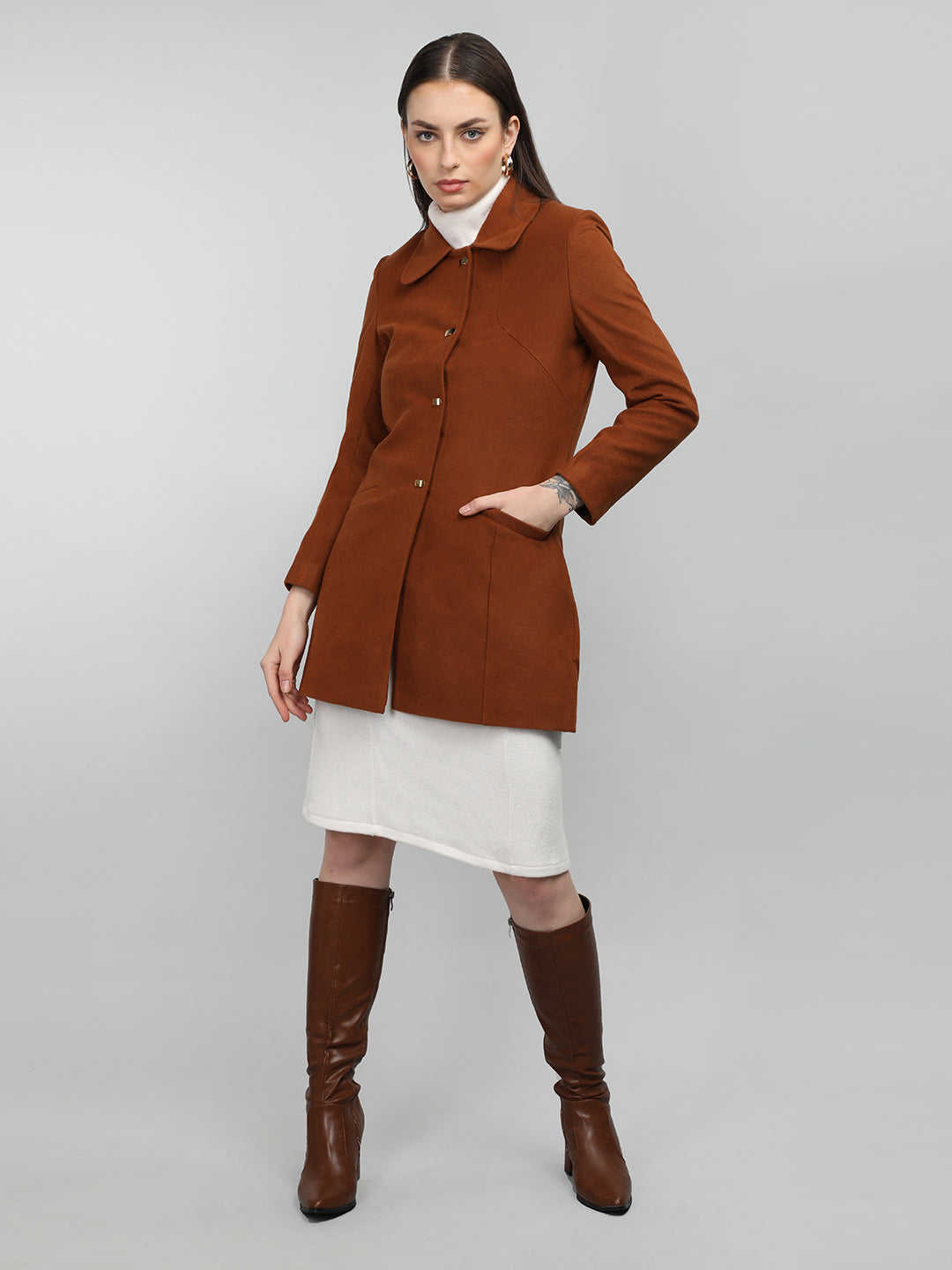 HONNETE Spread Collar Coat